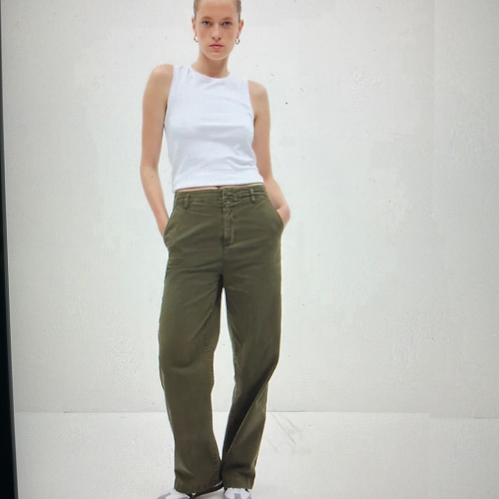 Gap Loose Khakis Washwell